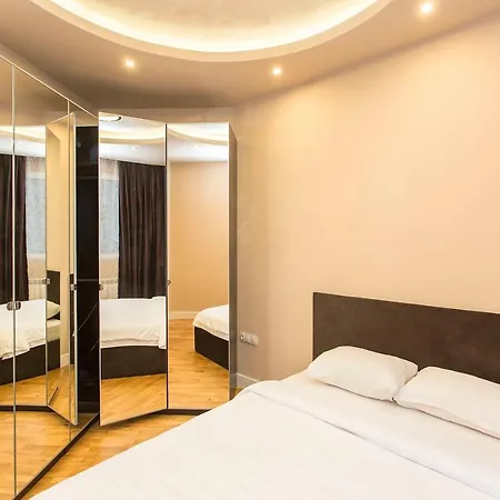 Elegant 2bdr With A Balcony Апартамент *