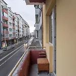 Elegant 2bdr With A Balcony * סופיה