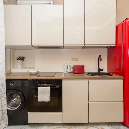 Elegant 2bdr With A Balcony Apartman