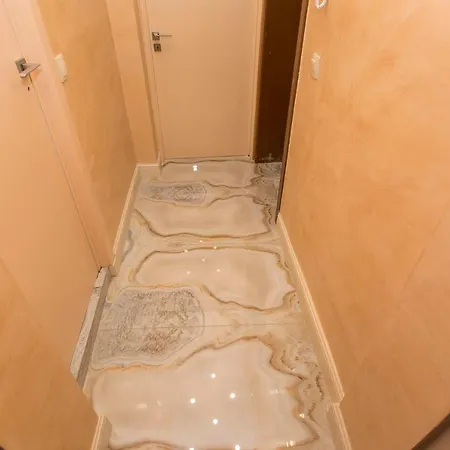 Elegant 2bdr With A Balcony Szófia