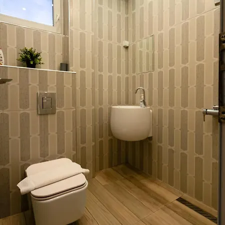 Apartman Elegant 2bdr With A Balcony *