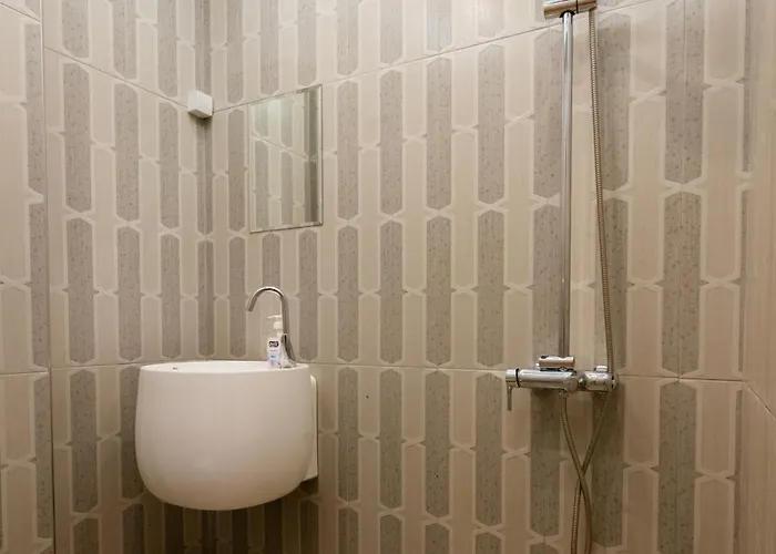 Elegant 2bdr With A Balcony Sofía