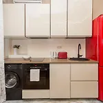 Elegant 2bdr With A Balcony Lejlighed